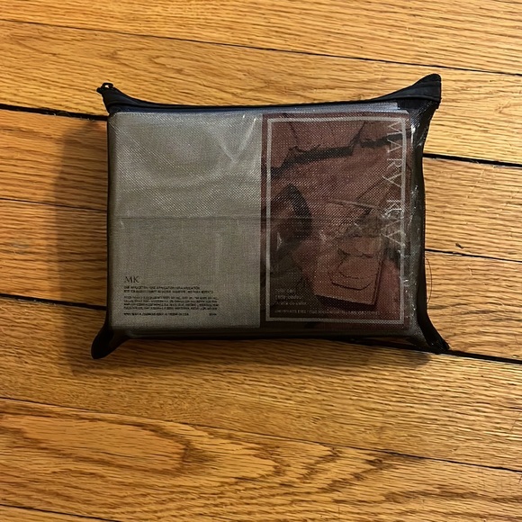 Mary Kay makeup sample kit - Picture 12 of 12